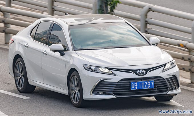 Toyota Camry XV70 tại Trung Quốc. Ảnh: Dinkun Chen