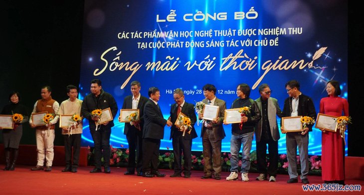 Những tác giả nào có tác phẩm văn học nghệ thuật ‘sống mãi với thời gian’ - Ảnh 2.